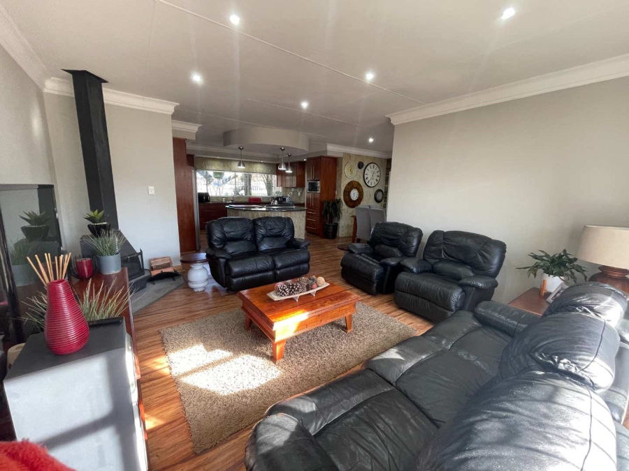 5 Bedroom Property for Sale in Universitas Free State